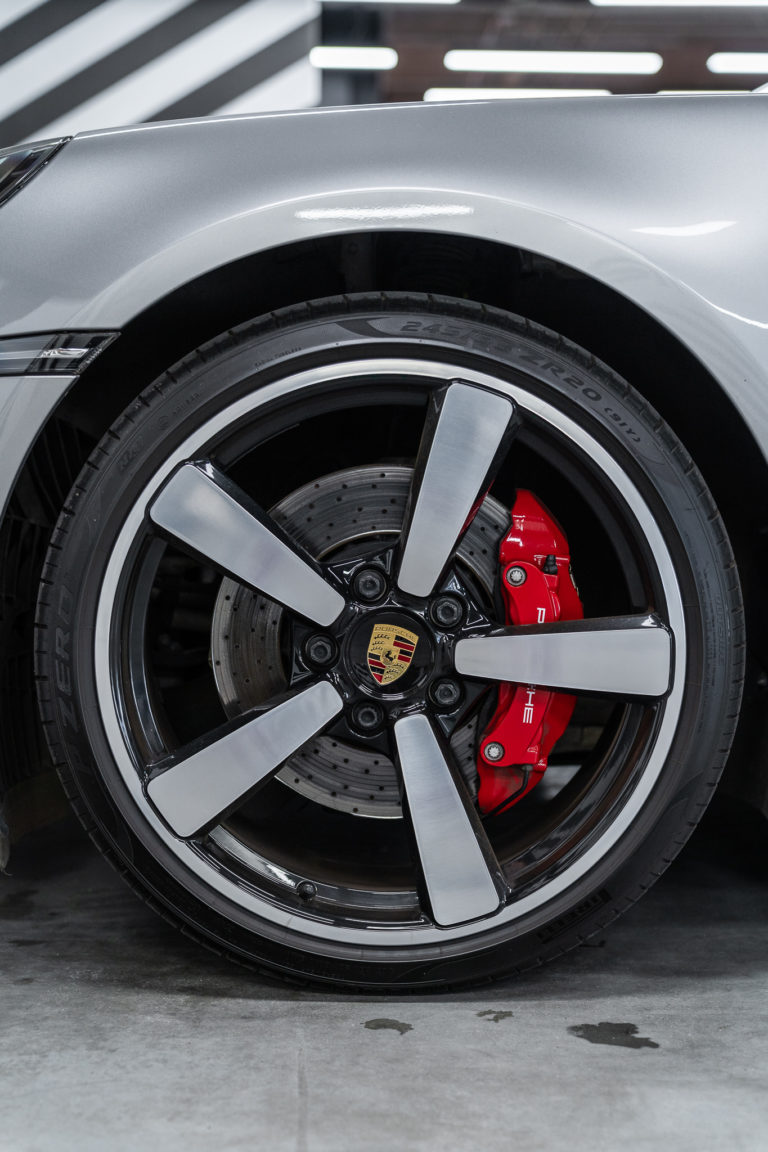 911 Carrera 4S Srebrna_web-12