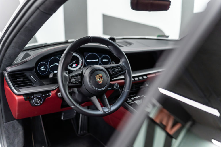 911 Carrera 4S Srebrna_web-14