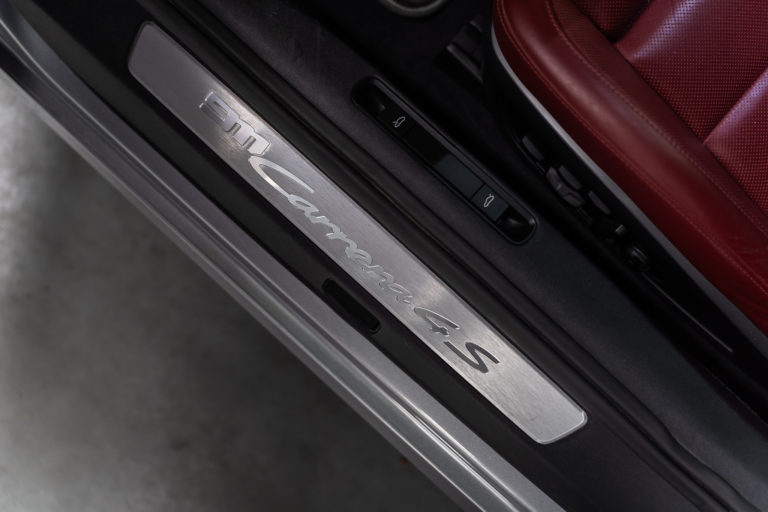 911 Carrera 4S Srebrna_web-15