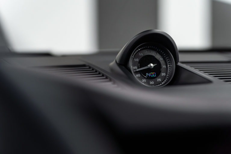 911 Carrera 4S Srebrna_web-18