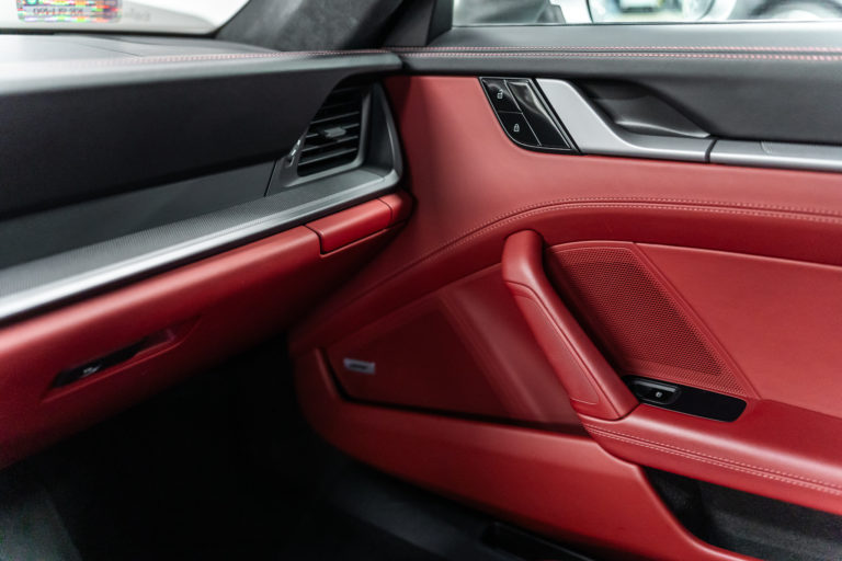 911 Carrera 4S Srebrna_web-19