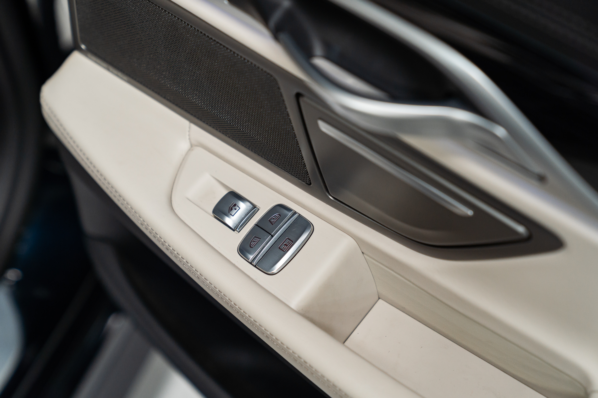 20250806-Bmw750d-033