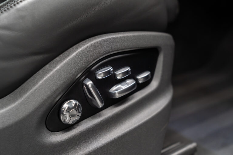 20250919-PorscheCayenne-028